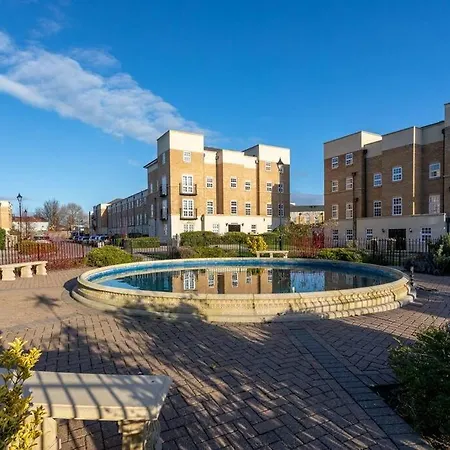 Apartment 3 Bed Duplex In - Sleeps 6 *