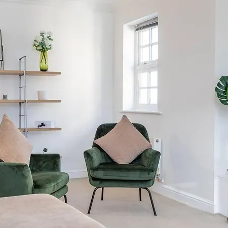 3 Bed Duplex In - Sleeps 6 Apartment